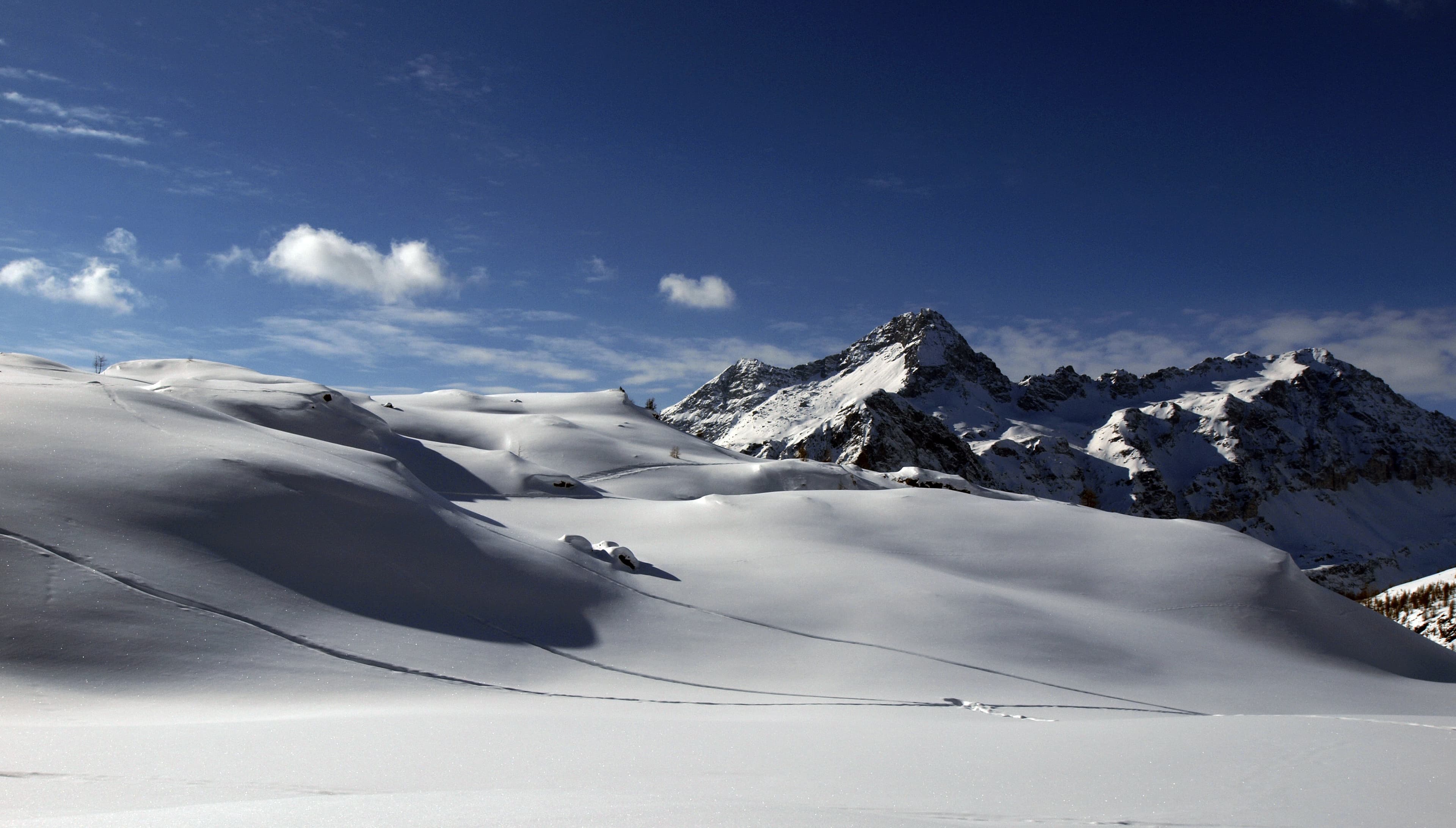Wide open snowy landscape on a ski holiday