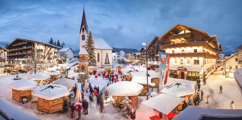 https://a.storyblok.com/f/150663/9813x4882/bad0c9909d/romantischer-advent-in-der-region-seefeld.jpg